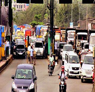 Vehicle Range at Tollans | टोलनाक्यांवर वाहनांच्या रांगा
