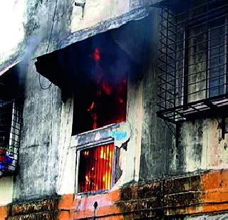 Tadwadi BIT chawl fire | ताडवाडी बीआयटी चाळीत आग