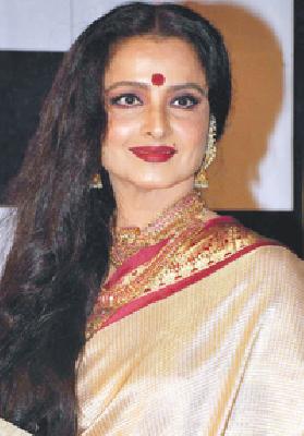 Congress campaign for Team Chavan Maidan | काँग्रेस प्रचारासाठी टीम चव्हाण मैदानात Congress campaign for Team Chavan Maidan | काँग्रेस प्रचारासाठी टीम चव्हाण मैदानात