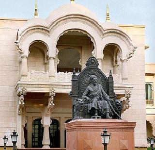 Lokesh Chandra in Maharashtra Sadan | महाराष्ट्र सदनात लोकेश चंद्र रुजू