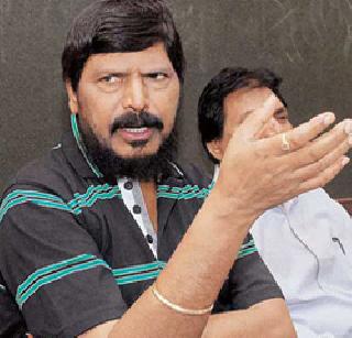 Raj Thackeray made a coal in Nashik - Athavale | राज ठाकरेंनी नाशिकचा कोळसा केला - आठवले Raj Thackeray made a coal in Nashik - Athavale | राज ठाकरेंनी नाशिकचा कोळसा केला - आठवले