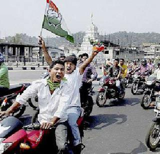 Four-legged backward, two-wheeler lead | चारचाकी पिछाडीस, दुचाकी आघाडीवर