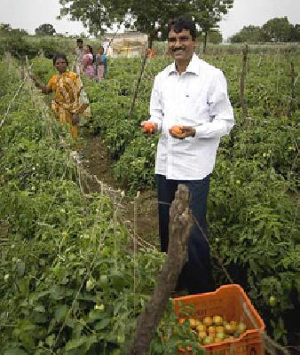 Hivere is the leader of the village | हिवरे गाव मतदानात आघाडीवर