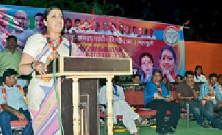 Vivek Oberoi and Smriti Irani in the BJP | भाजपसाठी विवेक ओबेरॉय व स्मृती इराणी मैदानात