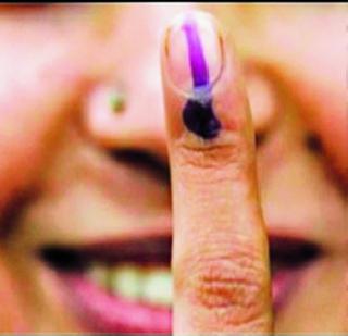 Women's half century in voting! | मतदानात महिलांची ‘हाफ सेंच्युरी’!