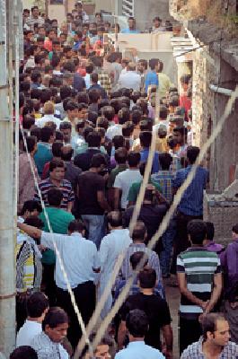 After the assassination of the youth, | तरुणाच्या हत्येनंतर जरीपटक्यात तणाव