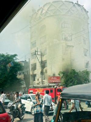 Fire to the hotel | हॉटेलला आग Fire to the hotel | हॉटेलला आग