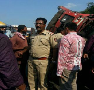 The ST bus has turned down | एसटी बस वळणावर उलटली