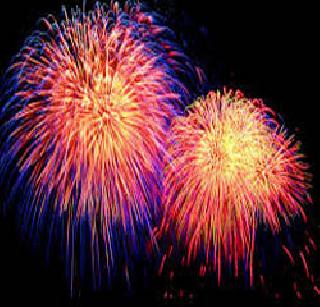 Enjoy the fun of flying with fireworks | आतशबाजीने आनंदाला उधाण Enjoy the fun of flying with fireworks | आतशबाजीने आनंदाला उधाण