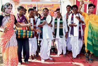 In the rural areas, the floodplain melts | ग्रामीण भागात मंडईची रेलचेल