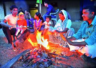 Cold; Grew up in the air .. | थंडीची लागली चाहूल; हवेत वाढला गारवा..