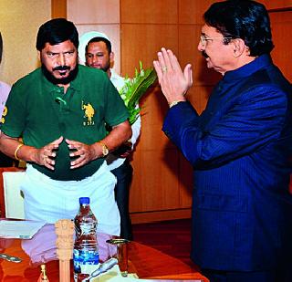 Special squad for checking the massacre | हत्याकांड तपासासाठी विशेष दल नेमा