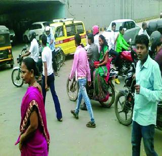 Lack of obstacles on Sion - Panvel highway | सायन - पनवेल महामार्गावर गतिरोधकांचा अभाव