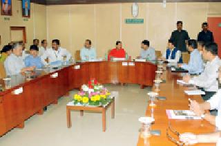 A detailed discussion with scientists | वैज्ञानिकांशी केली विस्तृत चर्चा A detailed discussion with scientists | वैज्ञानिकांशी केली विस्तृत चर्चा