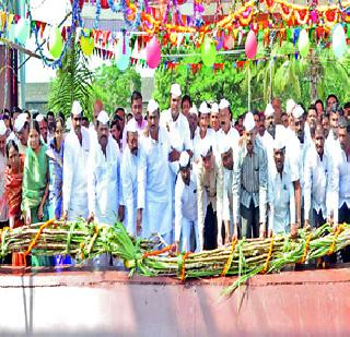 Sugarcane will give other factories to the crush | ऊस इतर कारखान्यांना गाळपासाठी देणार Sugarcane will give other factories to the crush | ऊस इतर कारखान्यांना गाळपासाठी देणार