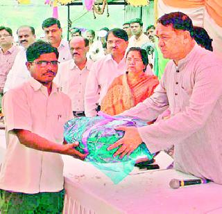 Malinkar's brother | माळीणकरांचा भाऊ मीच Malinkar's brother | माळीणकरांचा भाऊ मीच