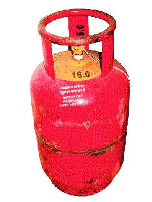 Gas leakage in Igatpuri prefecture | इगतपुरीच्या पूर्वभागात गॅसटंचाई