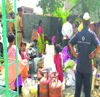 Radar's shadow: The danger to them | राडारोडय़ाचा शेजा:यांना धोका Radar's shadow: The danger to them | राडारोडय़ाचा शेजा:यांना धोका