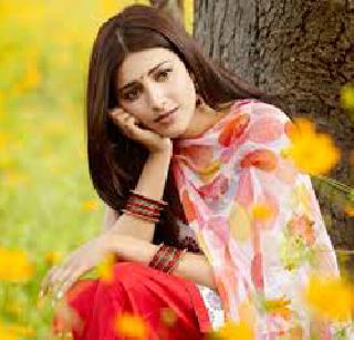 Shruti with three action diamonds | तीन अॅक्शन हीरोंसोबत श्रुती Shruti with three action diamonds | तीन अॅक्शन हीरोंसोबत श्रुती