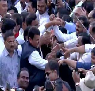 Fadnavis's first salute | फडणवीसांची पहिली सलामी Fadnavis's first salute | फडणवीसांची पहिली सलामी