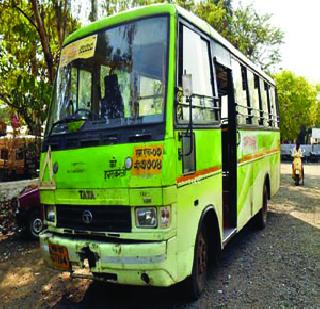 Fasting for the minibus | मिनीबससाठी उपोषण