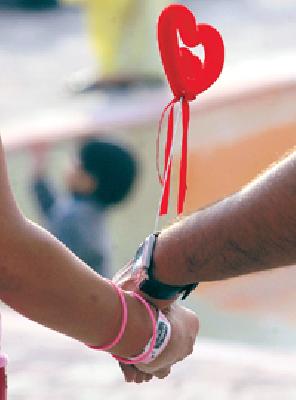 Why is the thread of losing life? | का तुटतोय जीवनाचा धागा? Why is the thread of losing life? | का तुटतोय जीवनाचा धागा?