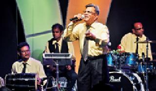 Rafi's memories of 'A legend for legend' | रफीच्या आठवणींचा ‘अ लिजेन्ड फॉर लिजेन्ड’ Rafi's memories of 'A legend for legend' | रफीच्या आठवणींचा ‘अ लिजेन्ड फॉर लिजेन्ड’