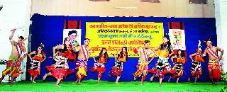 Demonstration of the Purbanchal folk culture from folk dance | लोकनृत्यातून पूर्वांचलच्या लोकसंस्कृतीचे दर्शन