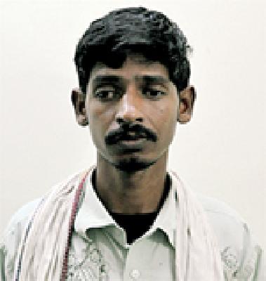 12 lakhs of Naxalites surrender | १२ लाखांचा बक्षिसी नक्षलवादी शरण