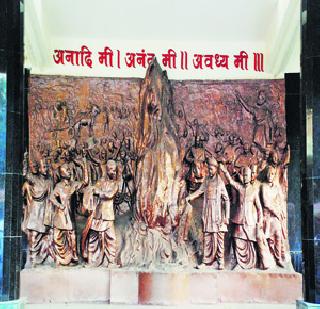 Ignore freedom fighter memorials | स्वातंत्र्यवीरांच्या स्मारकाकडे दुर्लक्ष