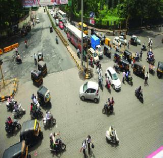 Cadbury-Shastrinagar flyover collapsed | कॅडबरी-शास्त्रीनगरचा उड्डाणपूल गुंडाळला Cadbury-Shastrinagar flyover collapsed | कॅडबरी-शास्त्रीनगरचा उड्डाणपूल गुंडाळला