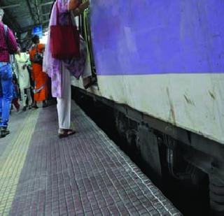 When should the height of platforms of Dombivli railway station be increased? | डोंबिवली रेल्वे स्थानकातील फलाटांची उंची वाढणार तरी केव्हा?