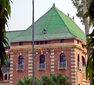 After the rule of power, the tradition of spending continued forever | सत्तापालटानंतरही खर्चाची परंपरा कायम After the rule of power, the tradition of spending continued forever | सत्तापालटानंतरही खर्चाची परंपरा कायम