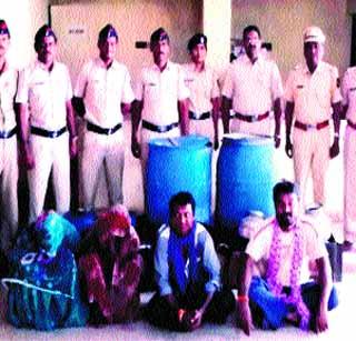 19,000 bags of alcohol were seized | १९ हजारांची गावठी दारू जप्त 19,000 bags of alcohol were seized | १९ हजारांची गावठी दारू जप्त