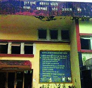 Redevelopment of the swimming pool paused | जलतरण तलावाचा पुनर्विकास रखडला