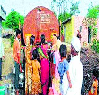 GPS system to supply water tankers | पाणी पुरवठा टँकर्सवर लागणार जीपीएस सिस्टीम GPS system to supply water tankers | पाणी पुरवठा टँकर्सवर लागणार जीपीएस सिस्टीम