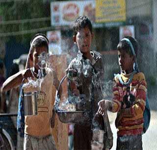 Child sexually transmitted in 'Saadasati' | ‘साडेसाती’च्या फे-यात अडकली बालके Child sexually transmitted in 'Saadasati' | ‘साडेसाती’च्या फे-यात अडकली बालके