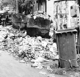 Aishi-Taishi of PM's Cleanliness campaign | पंतप्रधानांच्या स्वच्छता अभियानाची ऐशी-तैशी