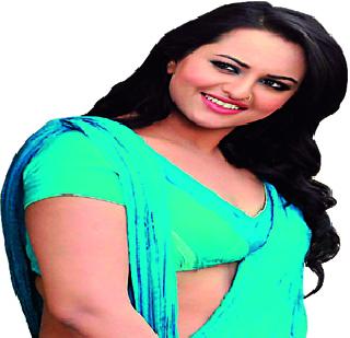 Sonakshi's singing momentum | सोनाक्षीचे गायनाचे तेवर Sonakshi's singing momentum | सोनाक्षीचे गायनाचे तेवर