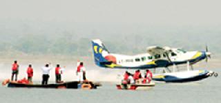 'C Plane' landed in Khindsi | खिंडसीत उतरले ‘सी प्लेन’ 'C Plane' landed in Khindsi | खिंडसीत उतरले ‘सी प्लेन’