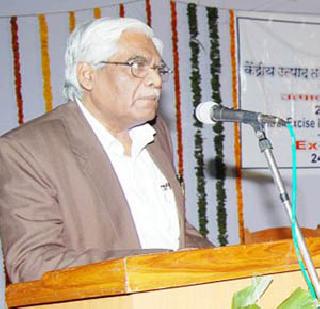 University research is contracted | विद्यापीठीय संशोधन होतेय संकुचित University research is contracted | विद्यापीठीय संशोधन होतेय संकुचित