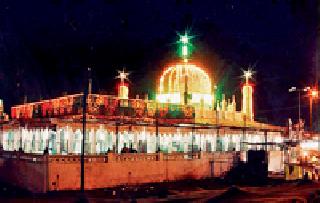 Come on, Tazpia's turn will rise ... | चलो, ताजपिया का संदल उठेंगा...