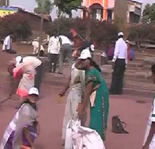 Cleanliness campaign of millions of members of the millions | लाखो श्री सदस्यांची राज्यभरात स्वच्छता मोहीम