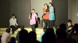 The drama 'Onama', which gives birth control to Mother Earth | मातृशक्तीच्या सन्मानाचा संदेश देणारे नाट्य ‘ओनामा’