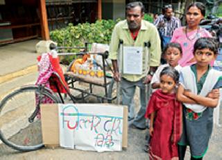 The administration looted, the shop of liquor ranatale | प्रशासनाने लोटले, दारूचे दुकान थाटले