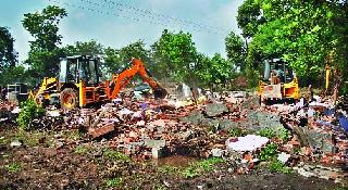 Throw stones at jcb | जेसीबीवर दगड फेक