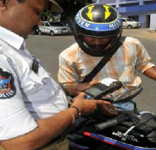 E-commute action by PamBicha Transport Branch | पामबीचवर वाहतूक शाखेची ई-चलनाद्वारे कारवाई E-commute action by PamBicha Transport Branch | पामबीचवर वाहतूक शाखेची ई-चलनाद्वारे कारवाई