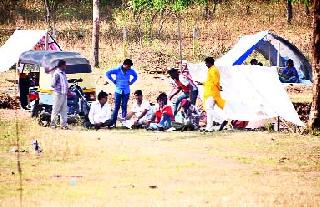 Slum rehabilitators again encroached | झोपडपट्टीधारकांनी पुन्हा अतिक्रमण केले Slum rehabilitators again encroached | झोपडपट्टीधारकांनी पुन्हा अतिक्रमण केले