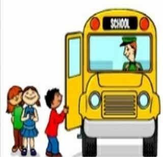 Under the name of the school bus, the traffic out of school rules | स्कुलबसच्या नावाखाली विद्यार्थ्यांची नियमबाहय़ वाहतूक