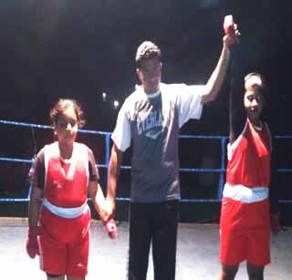 Diksha, Arya, Siddhi wins in boxing competition | मुष्टीयुद्ध स्पर्धेत दीक्षा, आर्या, सिद्धी विजयी